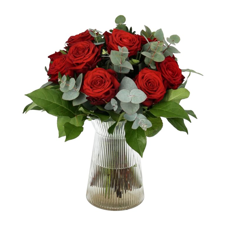 Røde roser er klassisk forbundet med kærlighed og lidenskab. Man kan sige, at røde blomster udstråler kærlighed.