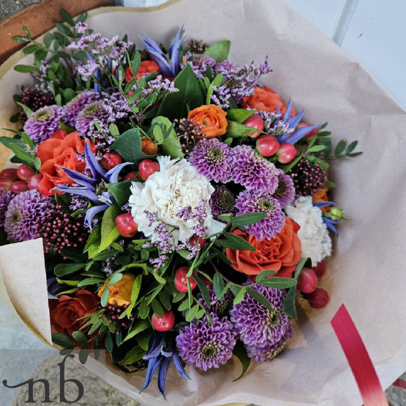 Lokal buket fra Valby med friske blomster, håndbundet af nærliggende florist og leveret hurtigt i postnummer 2500.