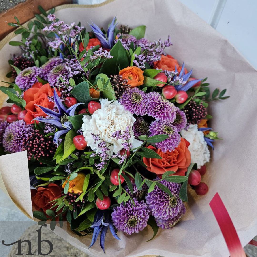 Lokal buket fra Valby med friske blomster, håndbundet af nærliggende florist og leveret hurtigt i postnummer 2500.