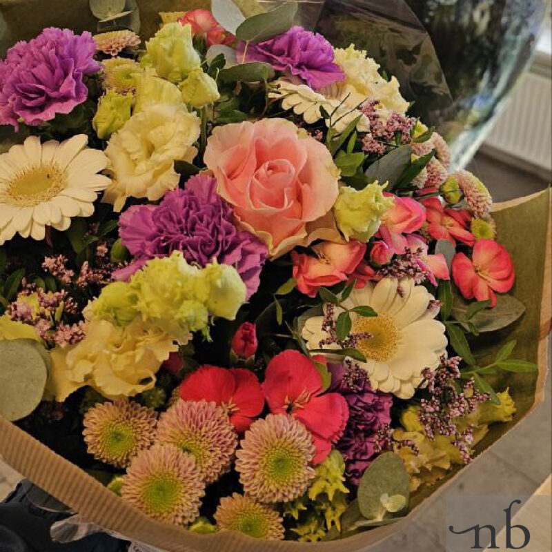 Friske online blomster leveret i Holte direkte til døren.