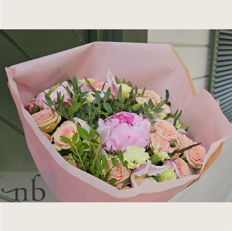 Bestil blomster i Kastrup (2770) – frisk håndbundet buket fra NetBuket.dk med lokal levering.