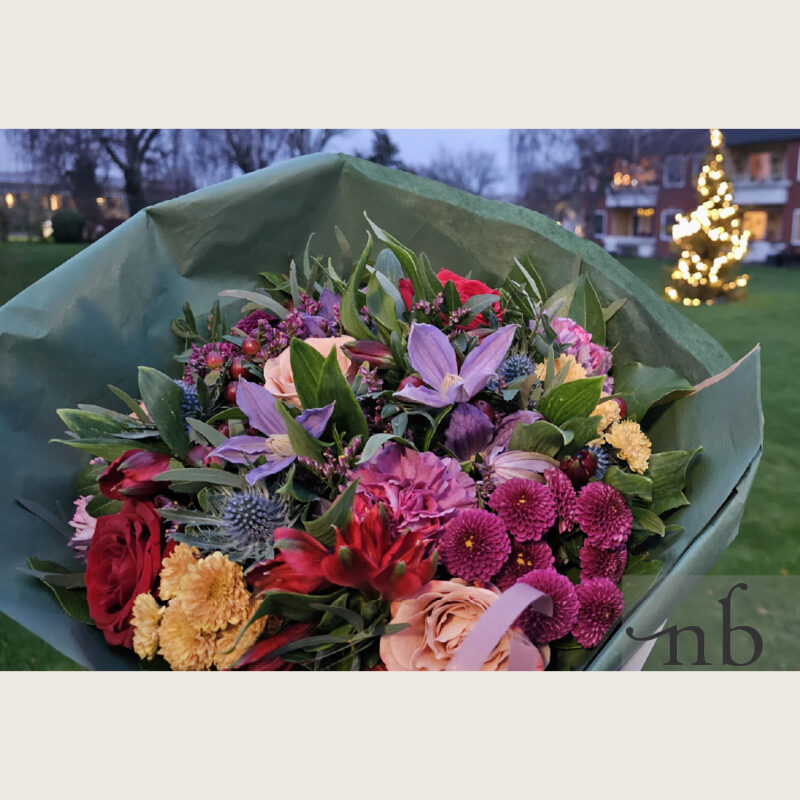 Blomsterhandler København S (2300) – frisk håndbundet buket fra NetBuket.dk klar til levering.