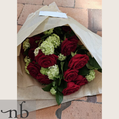 Online blomster i Albertslund – håndbundet buket fra NetBuket.dk klar til lokal levering.