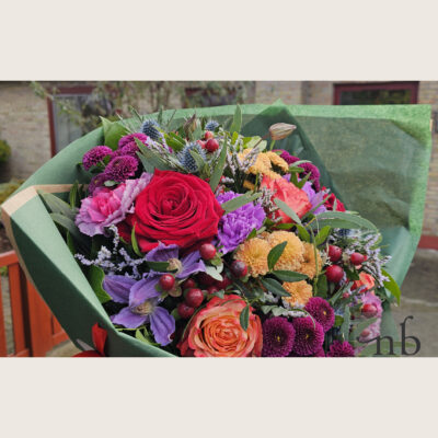 Bestil blomster Frederiksberg C – håndbundet buket fra NetBuket.dk klar til levering til hjem eller arbejde.