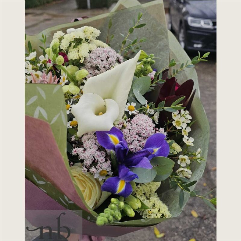 Online blomster København S (2300) – håndbundet buket fra NetBuket.dk klar til levering.