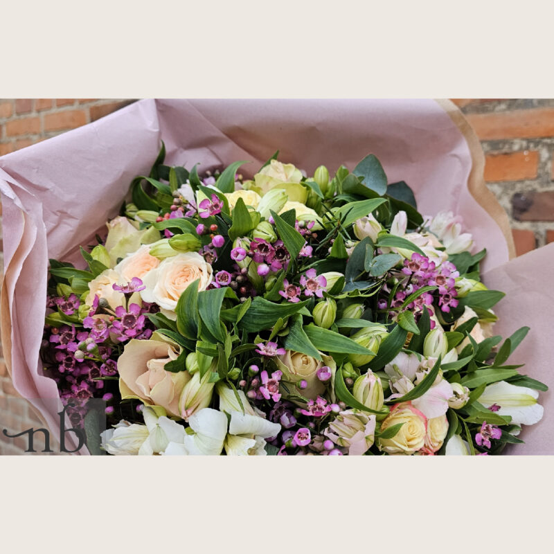 Bestil blomster København N – gaveklar buket fra NetBuket.dk leveret på Nørrebro til hjem eller arbejdsplads.