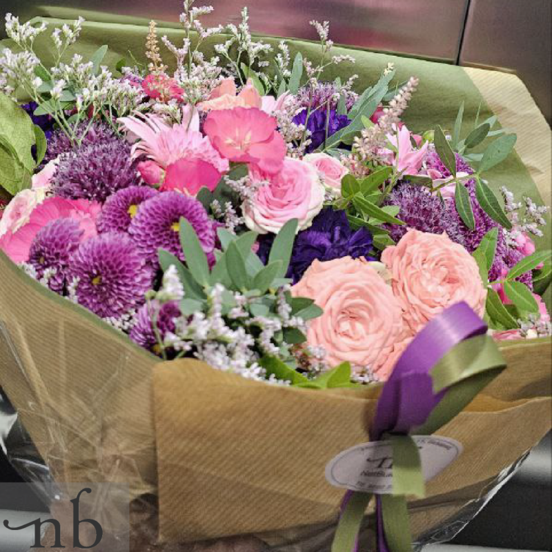 Blomsterbutik Taastrup (2630) – gaveklar buket fra NetBuket.dk med flot binding, personlig korttekst og sikker levering i Taastrup.