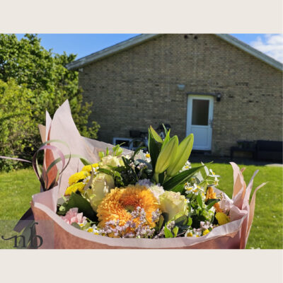 Online blomster København N – gaveklar buket fra NetBuket.dk leveret på Nørrebro til hjem eller arbejdsplads.