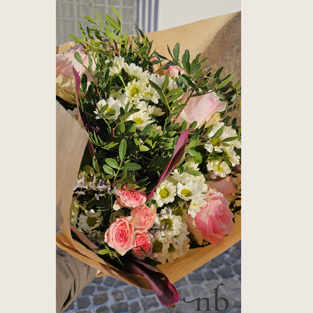 Frisk og smuk buket med blomster i Vanløse fra Netbuket