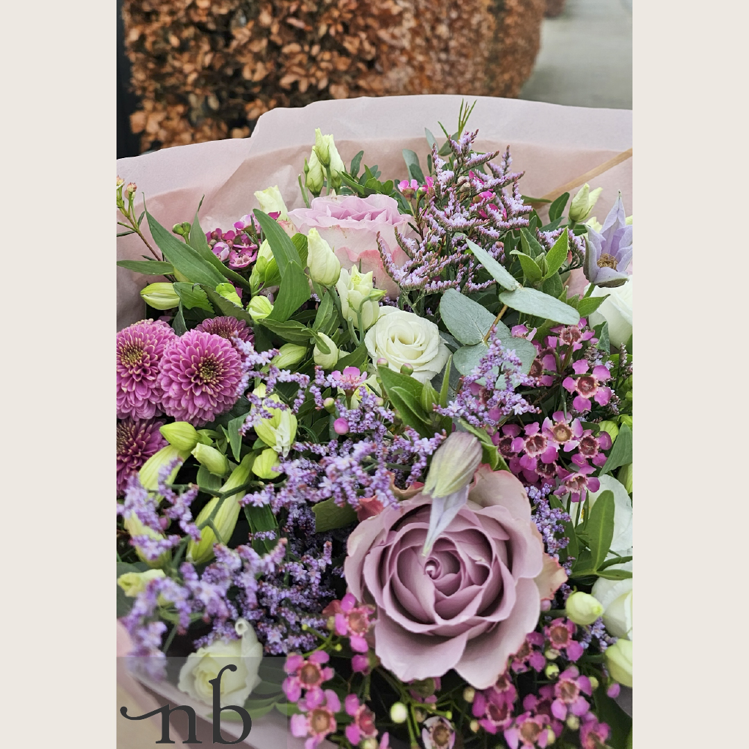 Smuk og frisk buket fra blomsterbutik i Vanløse hos Netbuket