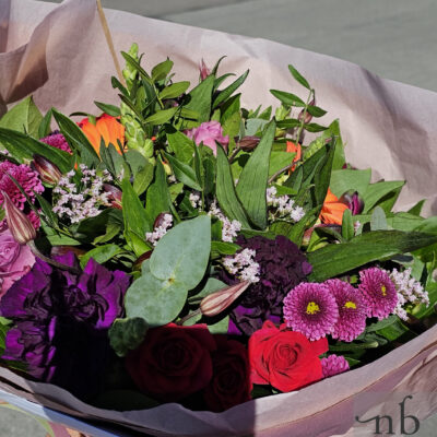 Bestil blomster i Dronningmølle med friske buketter og levering fra Netbuket