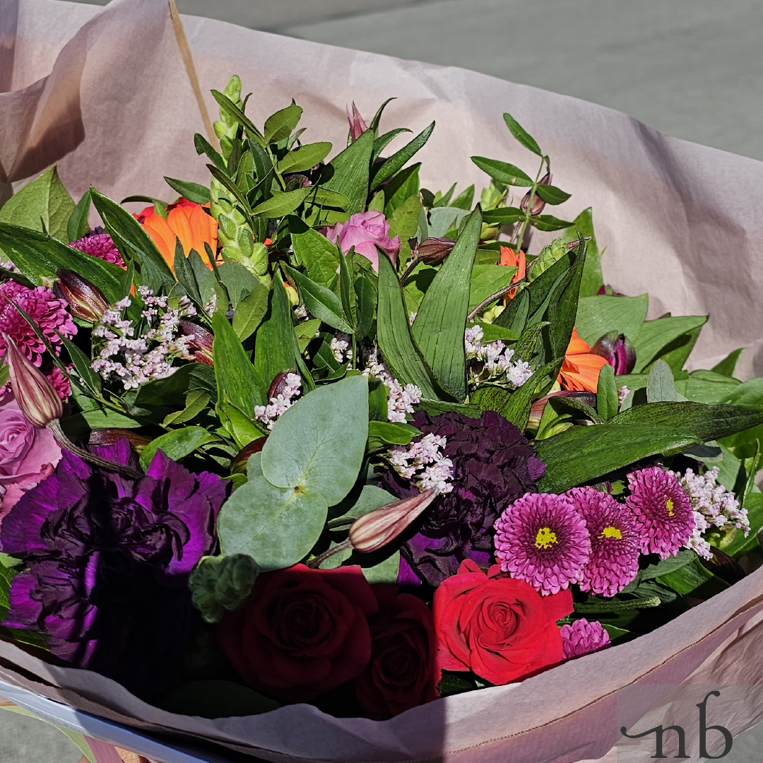 Bestil blomster i Dronningmølle med friske buketter og levering fra Netbuket